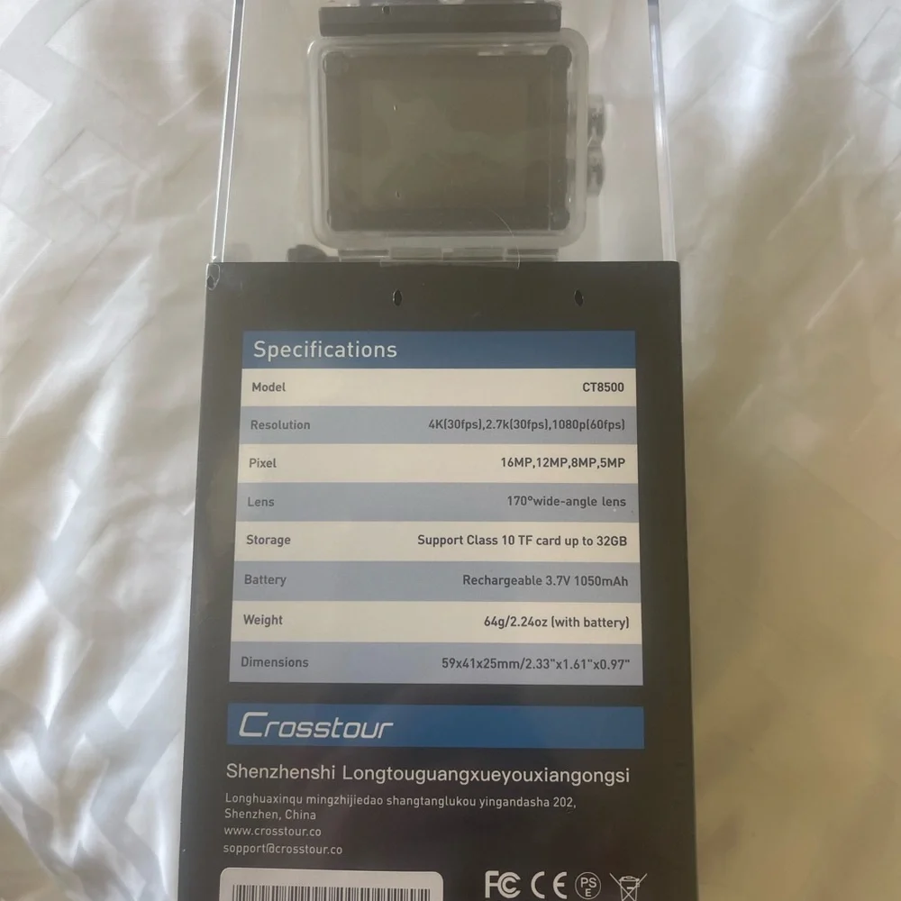 Waterproof Sports 4K 2.5” camera w/accessories!